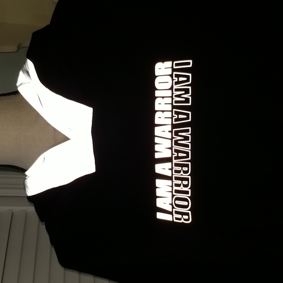 Black, crop, hooded, I am a warrior top - Picture 8 of 13